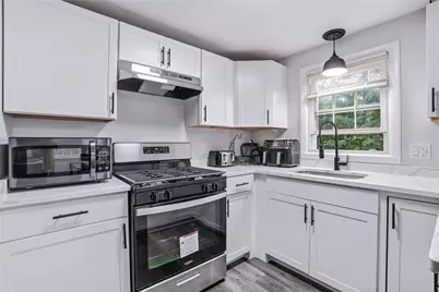 5 Packard Avenue, Warwick, RI 02886 - Photo 4