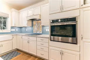 13 Howe St, Bristol, RI 02809 - Photo 22