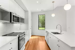 31 Parade St, Providence, RI 02909 - Photo 8