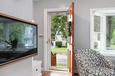22 Lake Avenue, Barrington, RI 02806 - Photo 4