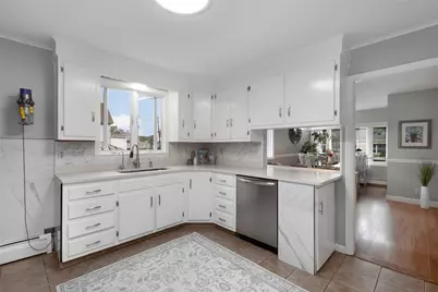 22 Lake Avenue, Barrington, RI 02806 - Photo 18