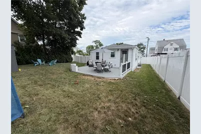 35 Bellman Avenue, Warwick, RI 02886 - Photo 4