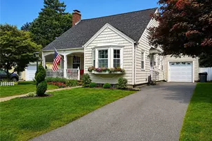 61 Ann Mary Brown Dr, Warwick, RI 02888 - Photo 2