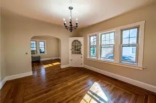 102 Burnside St, Cranston, RI 02910 - Photo 8