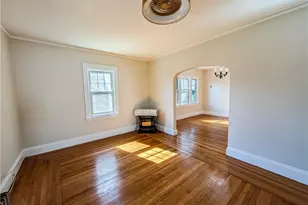 102 Burnside St, Cranston, RI 02910 - Photo 10