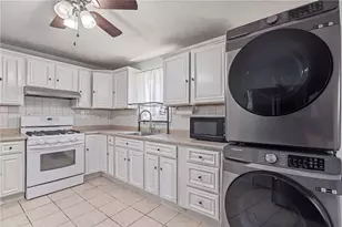 19 Carr St, Providence, RI 02905 - Photo 10