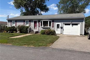 10 Grant St, West Warwick, RI 02893 - Photo 6