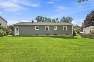 10 Grant St, West Warwick, RI 02893 - Photo 10