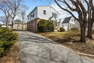 21 Joy St, Providence, RI 02908 - Photo 2