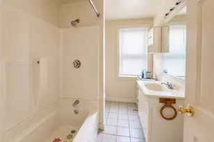 276 East St, Cranston, RI 02920 - Photo 10