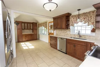 499 Squantum Drive, Warwick, RI 02888 - Photo 4