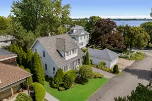 13 Manchester St, Warwick, RI 02888 - Photo 2