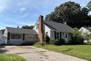 34 Lancaster Ave, Warwick, RI 02886 - Photo 2