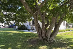 102 Hillard Ave, Warwick, RI 02886 - Photo 40