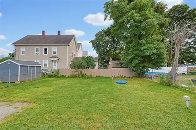 85 Hughes Avenue, Pawtucket, RI 02861 - Photo 16