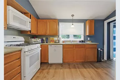 85 Hughes Avenue, Pawtucket, RI 02861 - Photo 2