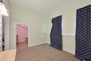 85 Hughes Ave, Pawtucket, RI 02861 - Photo 10