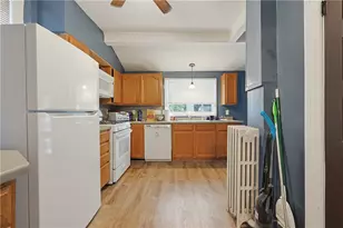 85 Hughes Ave, Pawtucket, RI 02861 - Photo 4