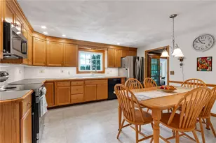 43 Countryside Dr, Cumberland, RI 02864 - Photo 8