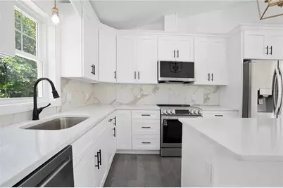 18 Pleasantview Avenue, Johnston, RI 02919 - Photo 2