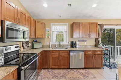 48 Harris Avenue, Warwick, RI 02889 - Photo 4