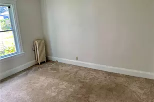 32 Sisson St, Pawtucket, RI 02860 - Photo 16