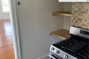 32 Sisson St, Pawtucket, RI 02860 - Photo 10
