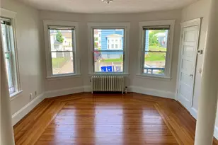 32 Sisson St, Pawtucket, RI 02860 - Photo 8