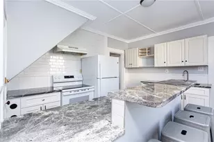 11 Newport Ave, Newport, RI 02840 - Photo 18