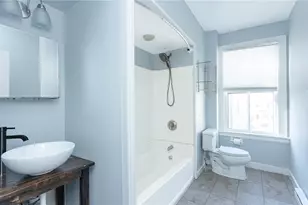 11 Newport Ave, Newport, RI 02840 - Photo 12