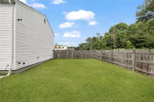 16 Dresden St, Cranston, RI 02910 - Photo 20