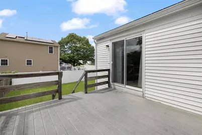 16 Dresden Street, Cranston, RI 02910 - Photo 18