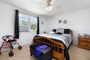 16 Dresden St, Cranston, RI 02910 - Photo 10
