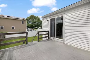 16 Dresden St, Cranston, RI 02910 - Photo 18