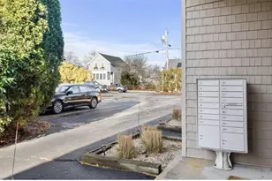 26 West Narragansett Ave, Newport, RI 02840 - Photo 14