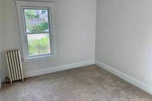 32 Sisson St, Pawtucket, RI 02860 - Photo 14