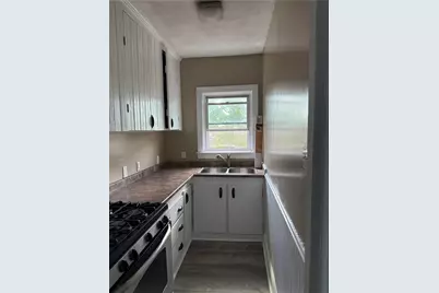 35 Hunts Avenue, Pawtucket, RI 02861 - Photo 8