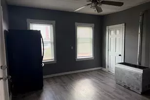 35 Hunts Ave, Pawtucket, RI 02861 - Photo 6
