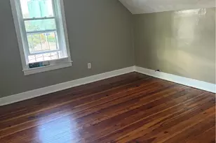 35 Hunts Ave, Pawtucket, RI 02861 - Photo 10