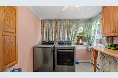 132 Davis Avenue, Cranston, RI 02910 - Photo 8