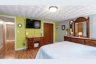 132 Davis Avenue, Cranston, RI 02910 - Photo 34