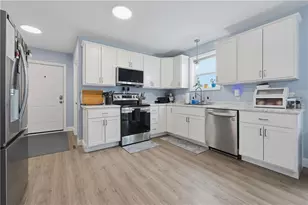 96 Carter Ave, Pawtucket, RI 02861 - Photo 8