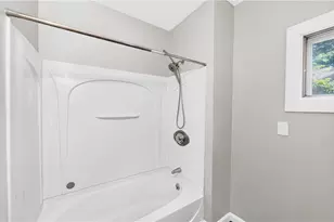 37 Ross St, Woonsocket, RI 02895 - Photo 28
