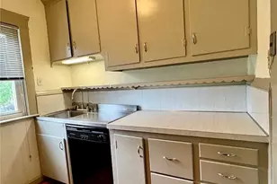 146 Lancaster St, Providence, RI 02906 - Photo 12