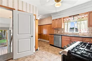 159 Legion Way, Cranston, RI 02910 - Photo 10
