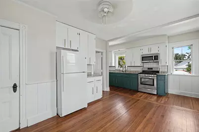 24 Russell Avenue, Newport, RI 02840 - Photo 18