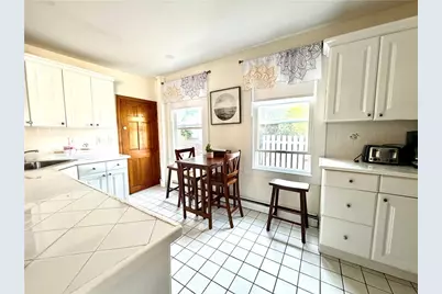 13 Holland Street #1, Newport, RI 02840 - Photo 8