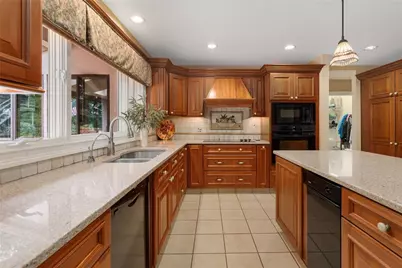 2 Lancers Lane, Lincoln, RI 02865 - Photo 6