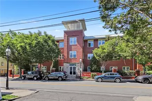 341 Thames St, Bristol, RI 02809 - Photo 1