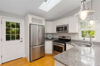 25 White Birch Court #25, North Kingstown, RI 02852 - Photo 2